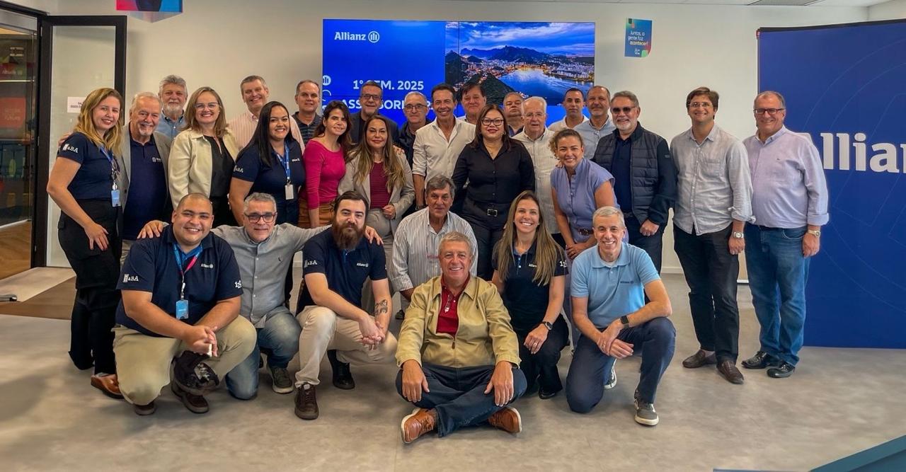 Representantes da Aconseg-RJ e da Allianz Seguros durante o encontro – Foto: Divulgação